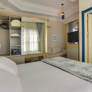 https://villas-jurere-hotel-boutique.santa-catarina-brasil.com